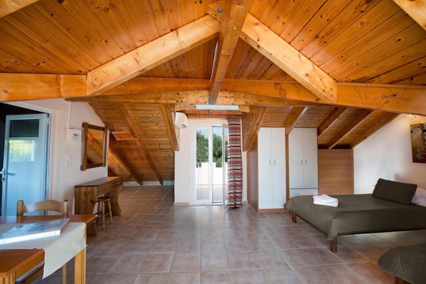 Theros Retreat Spartià Extérieur photo